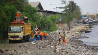 Volume Sampah Di Teluk Jakarta Kian Meningkat