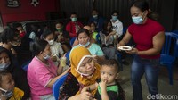 Sudah mulai sejak dua bulan lalu, jajanan cendol sehat ini cepat diterima warga. Sudah mulai sejak dua bulan lalu, jajanan cendol sehat ini cepat diterima warga.