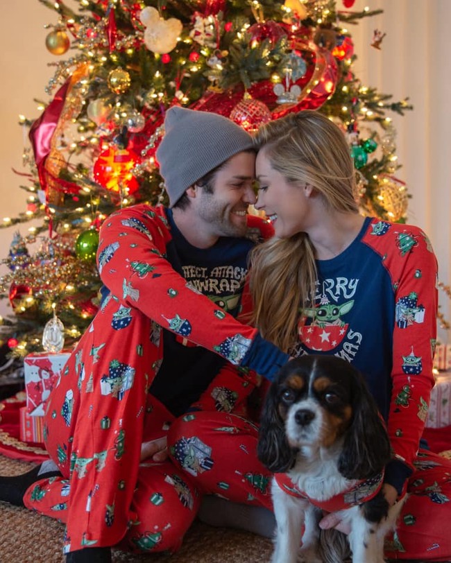 Setelah meninggalnya Hugh Hefner pada 2017, Crystal Harris akhirnya menemukan cinta baru. Di Twitter dan Facebooknya, model 34 tahun itu memperlihatkan foto kekasih barunya. Foto: Dok. Twitter/Facebook Crystal Hefner