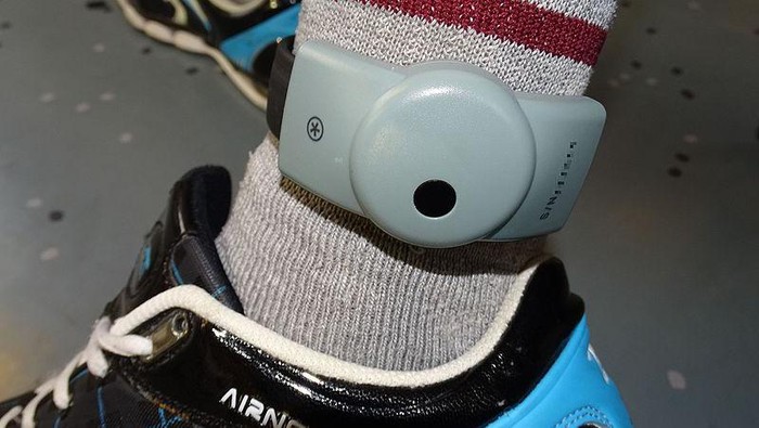 Gelang monitor elektronik