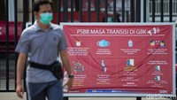 Meski diterapkan sejumlah protokol kesehatan guna mencegah penyebaran virus Corona, salah satunya pembatasan jumlah pengunjung, tak sedikit warga yang tetap datang ke kawasan GBK untuk berolahraga.
