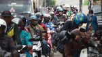 Jalan Cileunyi-Cibiru Ramai Pemotor Saat Arus Balik Libur Tahun Baru