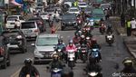 Jalan Cileunyi-Cibiru Ramai Pemotor Saat Arus Balik Libur Tahun Baru