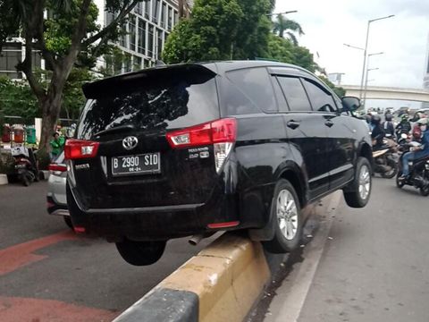 Kecelakaan di Jaksel (TMC Polda)