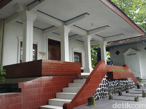 Makam Kanjeng Jimat Pacitan dan Kiprahnya di Masa Lalu