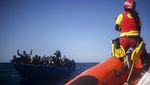Momen Penyelamatan Migran yang Terombang-ambing di Laut Mediterania