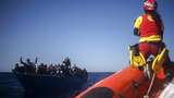 Dramatis! Detik-detik Penyelamatan 365 Imigran di Laut Mediterania