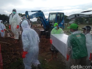 Total 4 Ribu Jenazah COVID Dimakamkan di TPU Tegal Alur