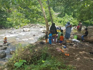Sempat Sepi Karena COVID, Sarung Allo Didatang Warga Polman Saat Tahun Baru