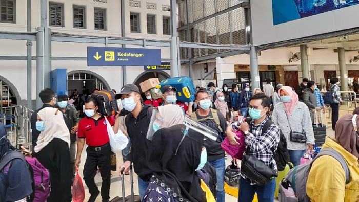 Suasana Stasiun Senen Minggu (3/1/2021) pagi (Foto: Tiara Aliya/detikcom)