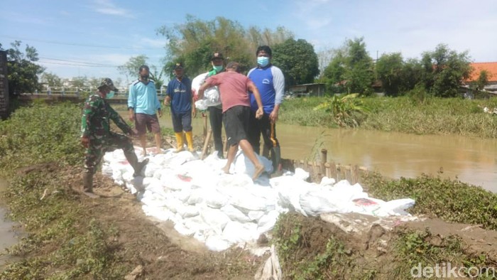 tanggul jebol di lamongan
