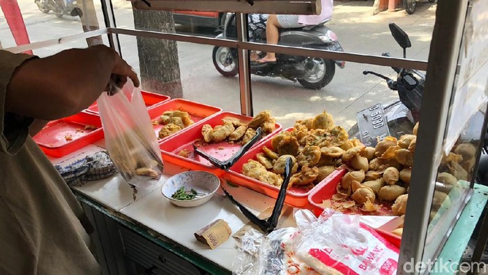 tukang gorengan (Angga Aliya-detikcom)