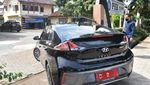 Saat Wagub Jabar Nyetir Mobil Dinas Listrik