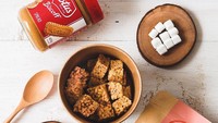 Sereal dalam bentuk cube adalah menu andalan Treat by Teta. Pilihan rasanya banyak seperti Froot Loops, The OG, dan tentu saja Biscoff Treat yang sayang dilewatkan. Foto: tetatreat