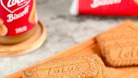 Blondie adalah dessert bar khas Amerika yang manisnya legit. Pop Cookies membuat varian blondie dengan selai dan biskuit Lotus Biscoff. Lelehannya bikin ngiler! Foto: popcookies.id