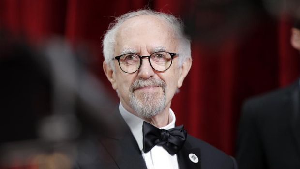 Jonathan Pryce arrives at the Oscars on Sunday, Feb. 9, 2020, at the Dolby Theatre in Los Angeles. (AP Photo/John Locher)