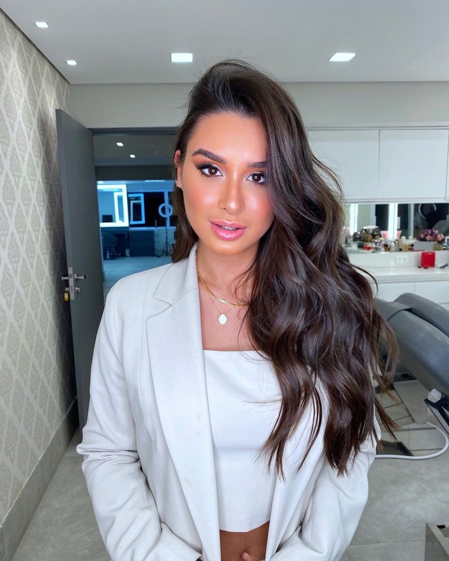 Beatriz mengaku tidak menyangka bahwa awal tahunnya malah mengalami kecelakaan, namun dia optimis dengan kesembuhannya.  Foto: Instagram