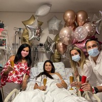 Selebgram asal Brazil itu ditabrak truk saat dibonceng ayahnya dengan sepeda motor. Kecelakaan maut tersebut menyebabkan 28 tulangnya patah.  Foto: Instagram