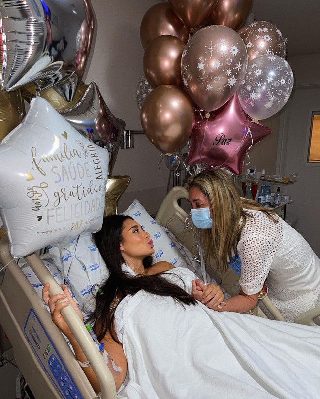 Selebgram bernama Beatriz Rabi kini hanya bisa terbaring di rumah sakit. Pada Kamis (31/12/2020), Beatriz mengalami kecelakaan hebat.  Foto: Instagram