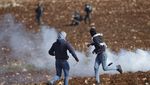 Warga Palestina Bentrok dengan Tentara Israel di Tepi Barat