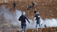 Israel telah menduduki Tepi Barat sejak 1967 dan permukimannya di daerah itu dianggap ilegal oleh sebagian besar komunitas internasional.  