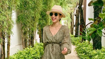 10 Gaya Liburan Bunga Zainal Bersama Suami dan Keluarga di Bali