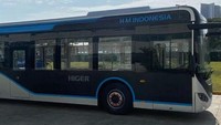 Bus listrik Higer hadir di Indonesia dan siap mendukung Transjakarta dalam pengadaan kendaraan umum ramah lingkungan. Bus listrik Higer sangat efisien dengan kapasitas baterai yang sangat besar dan jauh di atas kompetitor lainnya. Dengan kapasitas besar ini, maka dapat mencapai jarak tempuh lebih jauh, namun dengan pengisian daya baterai lebih singkat, jelas Direktur Utama PT Higer Maju Indonesia, Antonius R Ismanto, di Jakarta, belum lama ini. Foto: Higer Maju Indonesia (HMI)