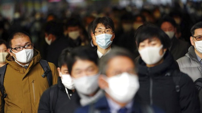 Dilansir Reuters, Senin (4/1/2021) Jepang mencatat rekor 4.520 kasus baru Corona pada 31 Desember dalam gelombang baru infeksi.