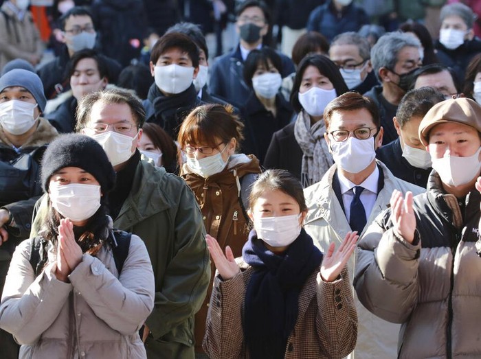 Dilansir Reuters, Senin (4/1/2021) Jepang mencatat rekor 4.520 kasus baru Corona pada 31 Desember dalam gelombang baru infeksi.