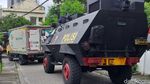 Dikawal Barracuda, Vaksin COVID-19 Tiba di Surabaya