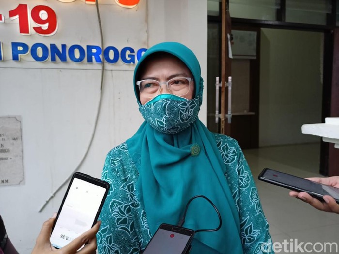 Meski Pemkab Ponorogo belum menerima vaksin COVID-19, Dinas Kesehatan setempat sudah menyiapkan vaksinator. Orang yang akan memberikan dan melaksanakan penyuntikan vaksin sudah melalui proses pelatihan.