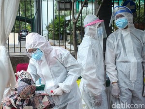 Tak Kunjung Reda Rekor Baru Corona Kala Kasus Harian Dekati 50 Ribu