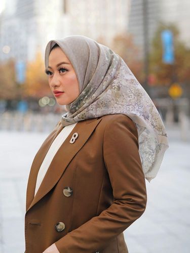 Merek hijab Buttonscarves yang berhasil menggaet pasar Internasional