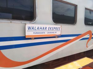 Setelah 6 Bulan, KA Lokal Walahar Kembali Beroperasi