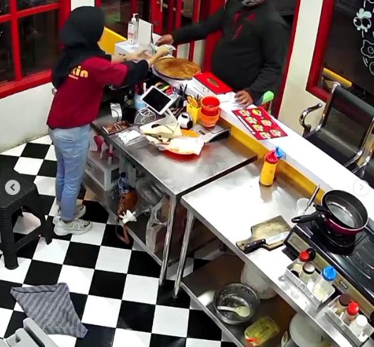 Kasih Restoran Dihipnotis Pria yang Nyamar Jadi Ojol