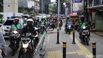 Ketika Hak Pejalan Kaki Ditikung Pemotor Nakal
