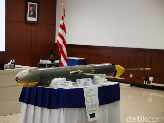 Drone laut misterius di Selayar, Sulawesi Selatan, yang ditemukan nelayan merupakan alat bernama seaglider. Hal itu disampaikan KSAL Laksamana TNI Yudo Margono dalam jumpa pers di Pusat Hidrografi dan Oseanografi (Pushidrosal) TNI AL, Ancol, Jakarta Utara, Senin (4/1/2021).
