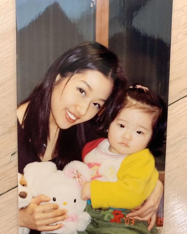 Tak heran sekarang masih cantik, begini penampilannya ketika muda. Foto: Instagram @sjeuro