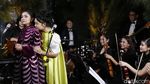 Senyum Bangga Mayangsari Lihat Penampilan Khirani Trihatmodjo