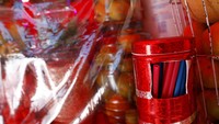 Kota berpenduduk 9 juta orang ini telah menghabiskan setahun terakhir untuk menyesuaikan peraturan pelarangan penggunaan plastik sekali pakai.  