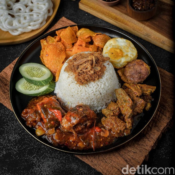 Nengcook : Puas Makan Nasi Bungkus Kekinian dengan Belasan Lauk Nengcook : Puas Makan Nasi Bungkus Kekinian dengan Belasan Lauk