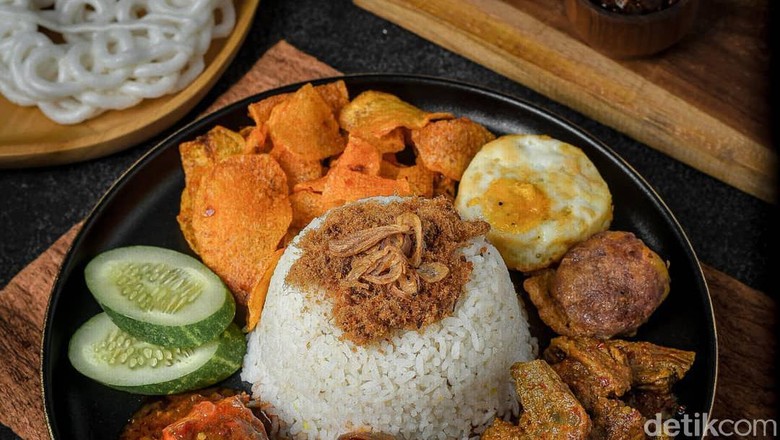 Nengcook : Puas Makan Nasi Bungkus Kekinian dengan Belasan Lauk Nengcook : Puas Makan Nasi Bungkus Kekinian dengan Belasan Lauk