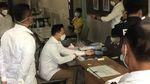 Momen Nobu Tiba di Polda, Jalani Pemeriksaan Kesehatan