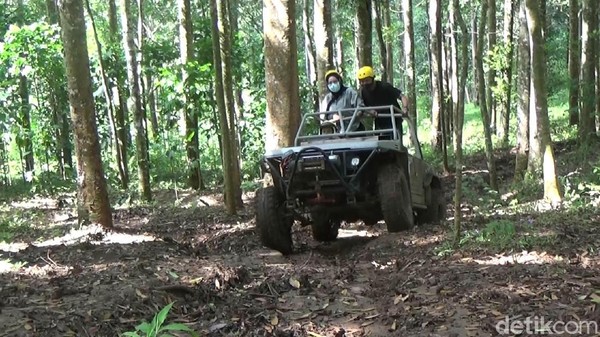Tidak perlu khawatir soal harga, traveler tidak harus merogoh kocek dalam-dalam. Untuk paket short, hanya membayar Rp 100 ribu per kendaraan. Tidak perlu khawatir soal harga, traveler tidak harus merogoh kocek dalam-dalam. Untuk paket short, hanya membayar Rp 100 ribu per kendaraan.