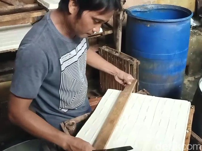 Perajin Tempe dan Tahu Pasuruan