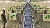 Kembali ke pesawat Pokemon Exeggutor, desain tema tak cuma terlihat di bagian luar pesawat. Pada bagian dalam pesawat, sandaran kursi juga berhiaskan Exeggutor. (Foto: PR Times)