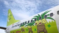 Untuk pesawat rute Miyazaki-Haneda, pesawat mengambil tema Pokemon Exeggutor. Pokemon ini dipilih karena ia menyerupai pohon palem phoenix yang asli dari daerah tersebut. (Foto: PR Times)