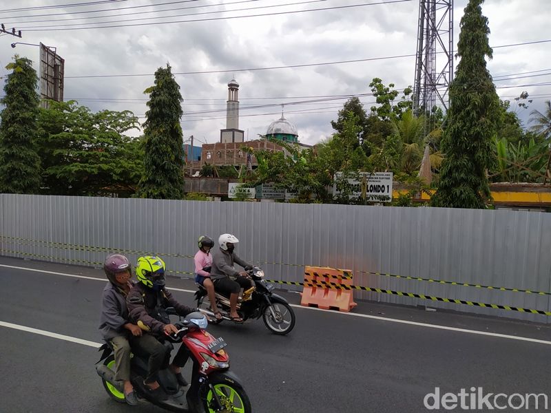 -Pemerintah akan membangun gerbang menuju Candi Borobudur di Blondo, Kecamatan Mungkid, Kabupaten Magelang, Jawa Tengah. Gerbang ini nantinya menjadi salah satu ikon yang menjadi tanda wisatawan telah memasuki kawasan Candi Borobudur.