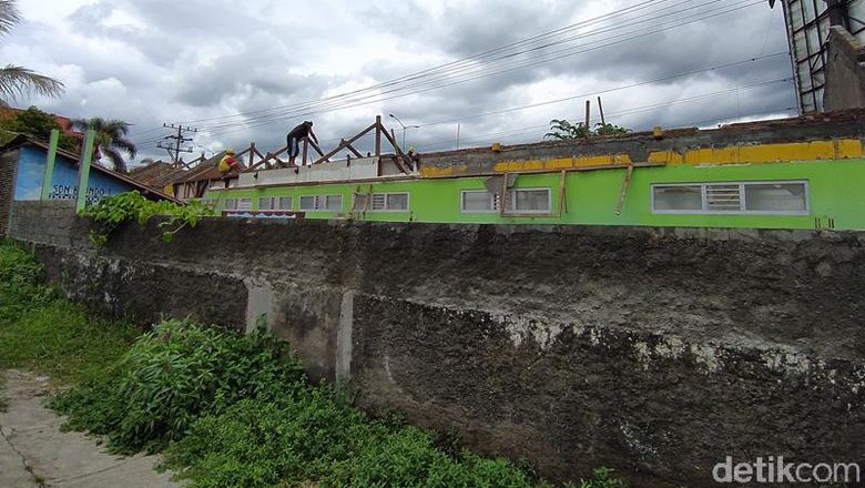 Revisi Lagi, Gedung SDN Blondo 1 Terkena Proyek Pembangunan Gerbang Menuju Candi Borobudur -Pemerintah akan membangun gerbang menuju Candi Borobudur di Blondo, Kecamatan Mungkid, Kabupaten Magelang, Jawa Tengah. Gerbang ini nantinya menjadi salah satu ikon yang menjadi tanda wisatawan telah memasuki kawasan Candi Borobudur.