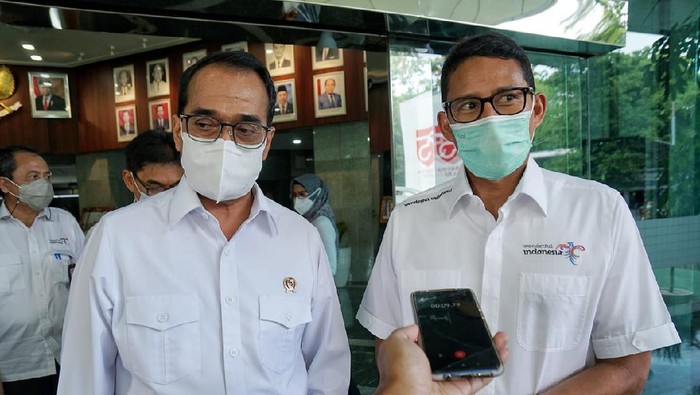 Sandiaga sambangi kantor Budi Karya bahas pembangunan pelabuhan di Danau Toba